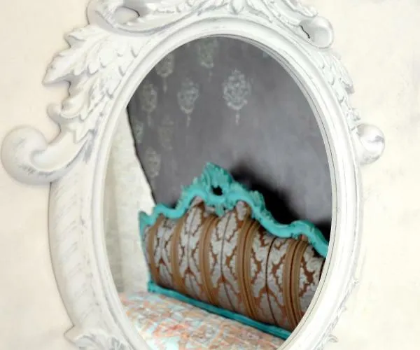 Apartment Train Station *